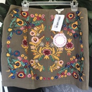 EMBROIDERED SKIRT